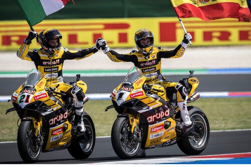 Álvaro Bautista gana una soporífera carrera de WSBK en Misano plasmando la abusiva superioridad de Ducati