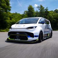 Ford Electric SuperVan:  Este Transit es aerodinámica pura,  con potencia de 2,000 hp y un 0 a 100 km/h en solamente 2 segundos