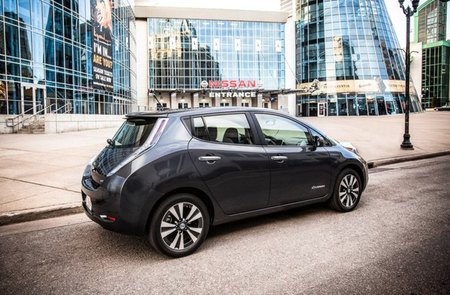 Nissan LEAF 2013 02