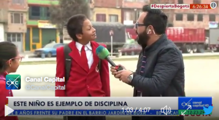 La reacción de este niño al enterarse de que llega tarde al colegio te arrancará una sonrisa
