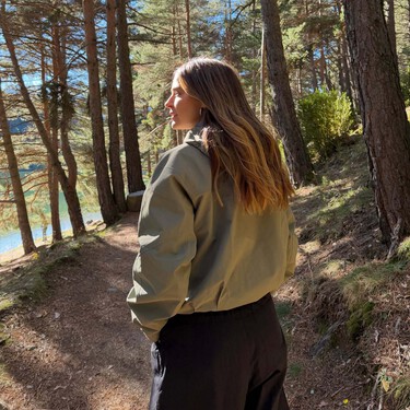 Stradivarius rebaja la parka efecto pelo más calentita que hace frente al frío polar con estilo 