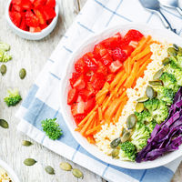 El plato más divertido y sano para los peques: ensalada arcoíris