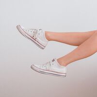 Siete zapatillas Converse de mujer que podemos comprar hoy rebajadas y seguir llevando todo el año
