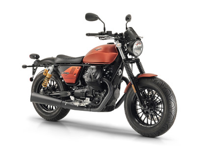 La Moto Guzzi V9 Bobber Sport saca aún más carácter y estrena componentes para disfrutar en solitario