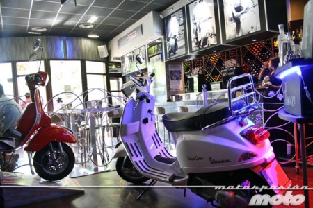 Motorpasión a dos ruedas: prueba Vespa S 125 ie, Pikes Peak y los golpes de MotoGP Indianapolis