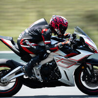 La moto deportiva china más esperada ya tiene precio: 95 CV, chasis de aluminio y cinco años de garantía por 7.688 euros