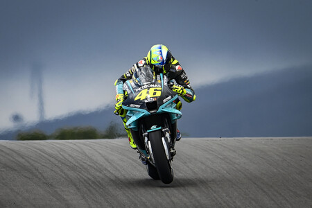 Valentino Rossi estaría camelando a Yamaha para que el VR46 use sus motos en MotoGP, o eso teme el Petronas