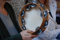 Seguimos con la pandereta