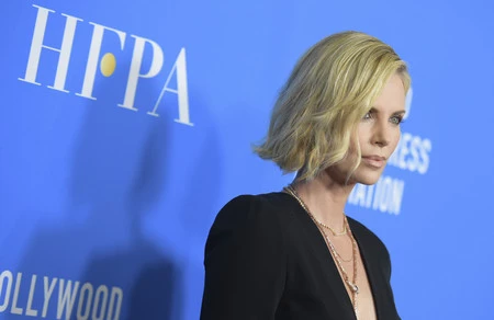 Los looks veraniegos de Charlize Theron, Jennifer Garner y más celebs en la red carpet de Hollywood
