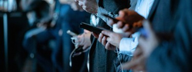 The science of "doomscrolling": how technology hacked psychology so we can't let go of our phones