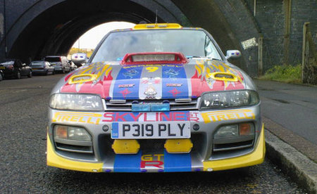 Decoraciones radicales: Nissan Skyline no apto para epilépticos