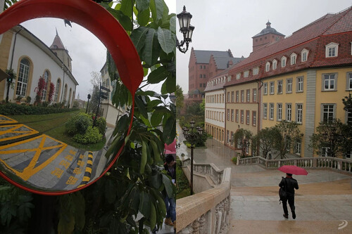 China ha gastado 1.400 millones de euros en construir castillos europeos en Dongguan. No ha sido por capricho, sino por creatividad 