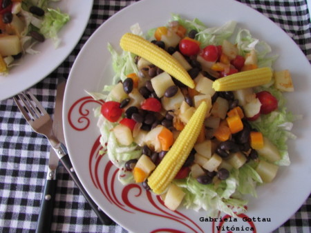 Ensalada templada de judías negras y patata. Receta saludable