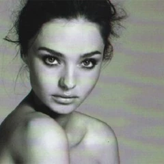 Foto 9 de 10 de la galería miranda-kerr-en-3d en Poprosa