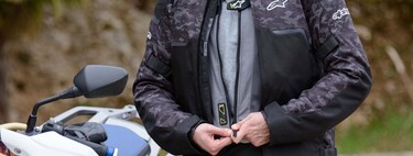 La DGT escucha a las asociaciones de moteros: estudia anular el airbag obligatorio en la moto para 2026