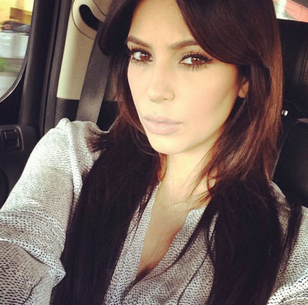 Kim Kardashian descubre una nueva enfermedad: muchoautografitis crónica
