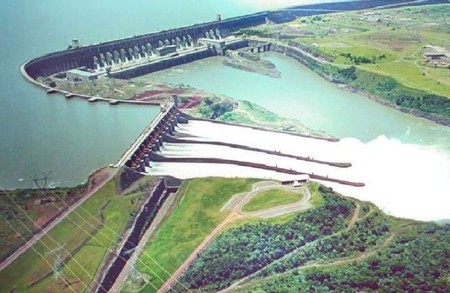 Represa hidroeléctrica de Itaipú