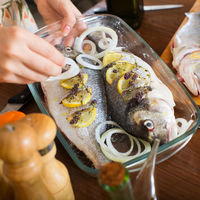 Pescado en el embarazo: las especies con alto contenido en mercurio que debes evitar (y cuáles elegir)