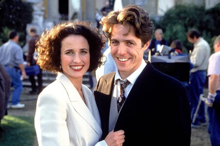 Hugh Grant Y Andie Macdowell En Cuatro Bodas Y Un Qfnoe3j7snbkdhxpo6ffcz5ube Jpg