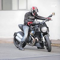 Ducati Mega Monster, nuevas imágenes y planes de presentación