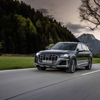 Los Audi SQ7 y SQ8 se vuelven unos SUV aún más potentes con el motor 4.0 V8 de gasolina de 507 CV (y más baratos que los diésel)
