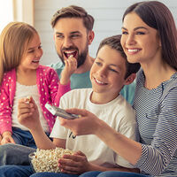 Las 21 series de Netflix, HBO, Prime Video y Movistar preferidas de mis hijos para disfrutar en vacaciones 