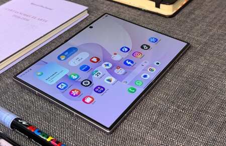 Samsung Galaxy Z Fold8 11