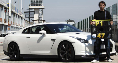 Néstor y su GT-R, en el Jarama