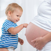 "Vivir un nuevo embarazo con otro bebé en casa puede resultar muy complicado": así fue mi experiencia