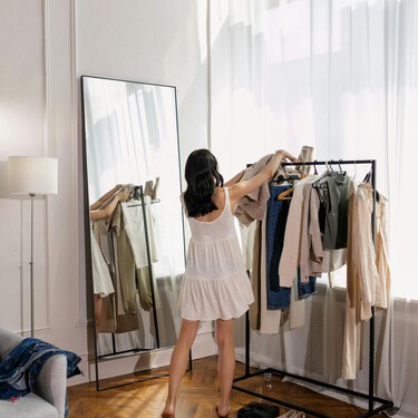 Así es el espejo más vendido de Ikea: minimalista, elegante y perfecto para un vestidor de revista
