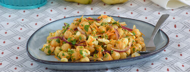 Ensalada de garbanzos con queso feta y limón: receta saludable muy fácil ideal para el verano