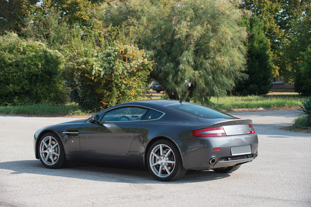 Aston Martin V8 Vantage