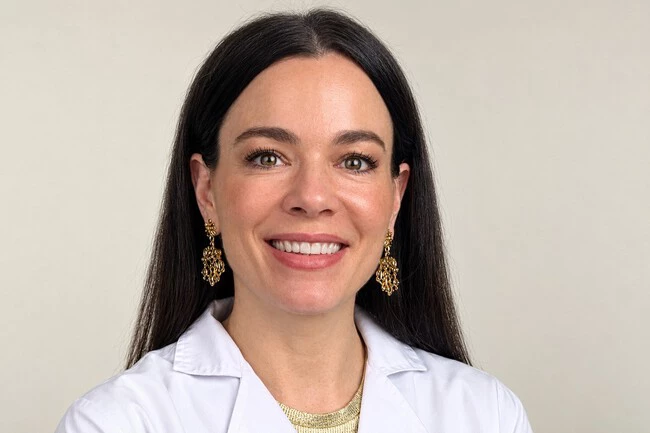 Helena Rodero Farmaceutica Aplicar El Acondicionador En Seco Antes Del Champu De Medios A Puntas Es Recomendable Para Los Cabellos Delicados Y Sin Brillo