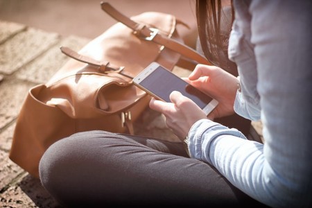 Así funciona la relación de dependencia que establecen los jóvenes con sus móviles