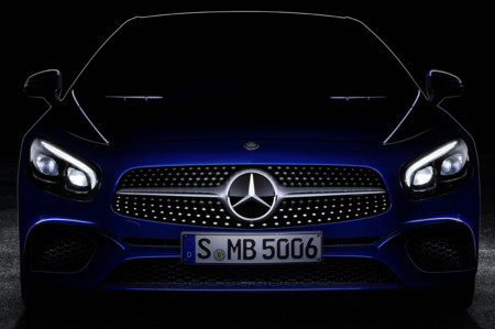Aquí está el Mercedes SL 2016 en un teaser que muestra más de lo habitual