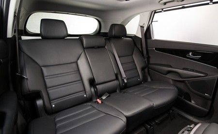 kia-sorento-2015-1000-06.jpg