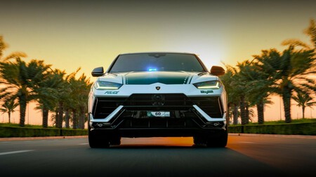 Dubai Police Lamborghini Urus Performante