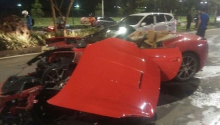 ¡Nunca le prestes tu superauto a un amigo! vol.2: Cuando te regresan tu Ferrari por partes