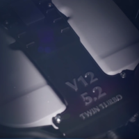 Aston Martin tiene nuevo V12 biturbo. Y puedes escucharlo aquí