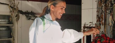 Acaba de llegar a Zara la blusa que las pijitas de Madrid llevarán con vaqueros holgados y botines esta primavera 