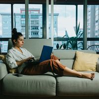 Tras cuatro años de estudio sobre el teletrabajo la ciencia lo tiene muy claro, "trabajar desde casa nos hace más felices"