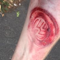 Así es como un Volkswagen Golf puede hacerte un tatuaje en el brazo sin pagar un centavo