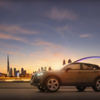 Parece un Audi Q2 sobre suelo dubaití, pero es un modelo a escala 1:43 hiperrealista