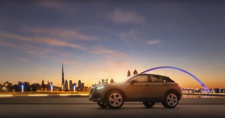 Parece un Audi Q2 sobre suelo dubaití, pero es un modelo a escala 1:43 hiperrealista