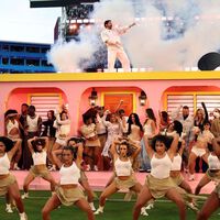 Bad Bunny canta contra la gentrificación y la turistificación. Su gira ha subido un 29% el precio de los hoteles en Madrid 