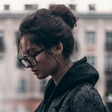 Las New Balance 373 en color rosa nube de chuchería nos han conquistado este otoño: un toque de color para los días de lluvia