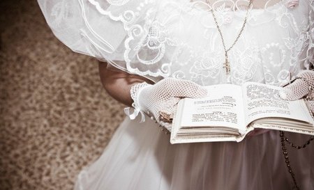 Servicio gratuíto de préstamo de trajes de comunión en Almendralejo gracias a la donación de un empresario