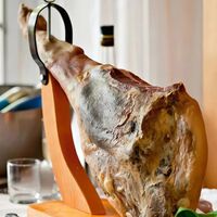 El Corte Inglés rebaja el jamón de cebo ibérico que conquista a todo el que lo prueba, ahora a un precio más asequible