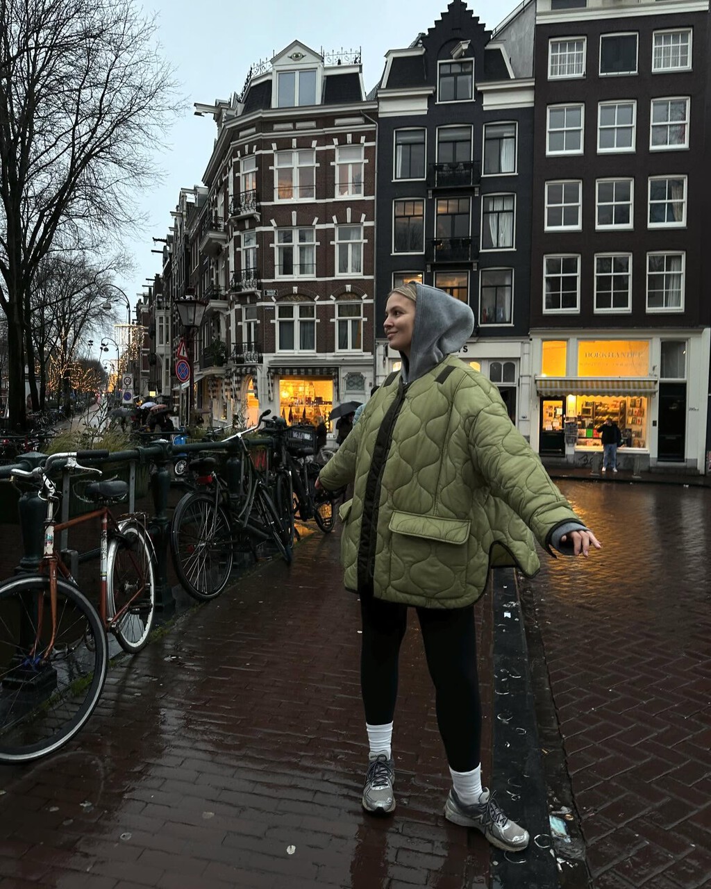 Carrefour agotará la chaqueta todoterreno de 2025: es impermeable y cuesta solo 17,99 euros 