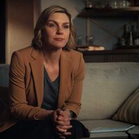 Vince Gilligan quería hacer una heroína con 'Pluribus' para variar, pero que no lo esté cumpliendo del todo hace mejor la serie